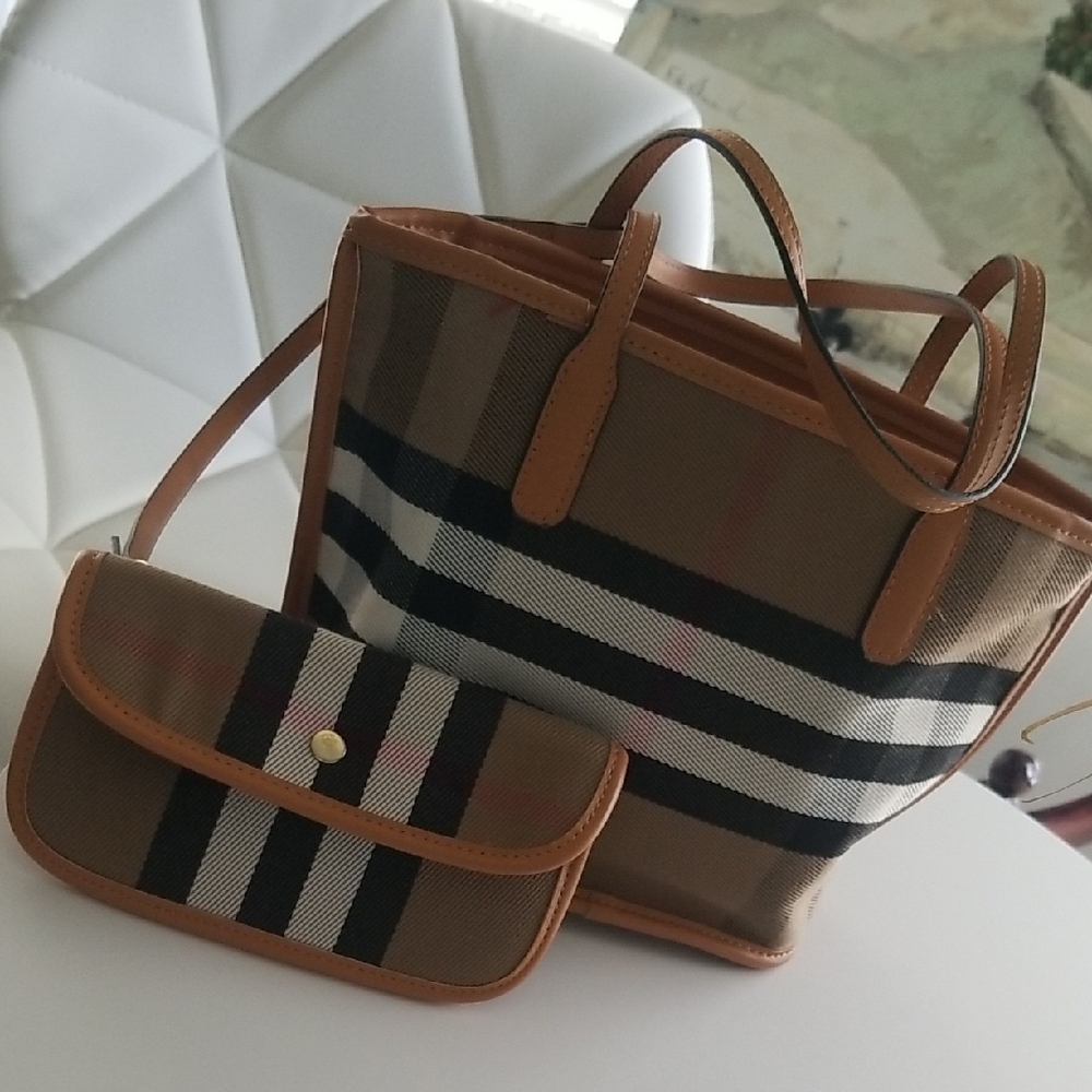 Stylish Brown and Black Checkered Tote and Clutch Set